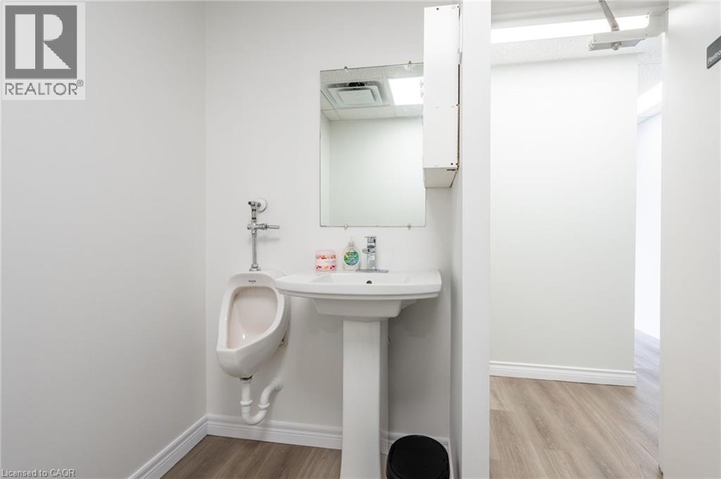 237 PARKDALE Avenue N Unit# 2ND FLOOR, Hamilton, Ontario, L8H5X4 — Photo 21