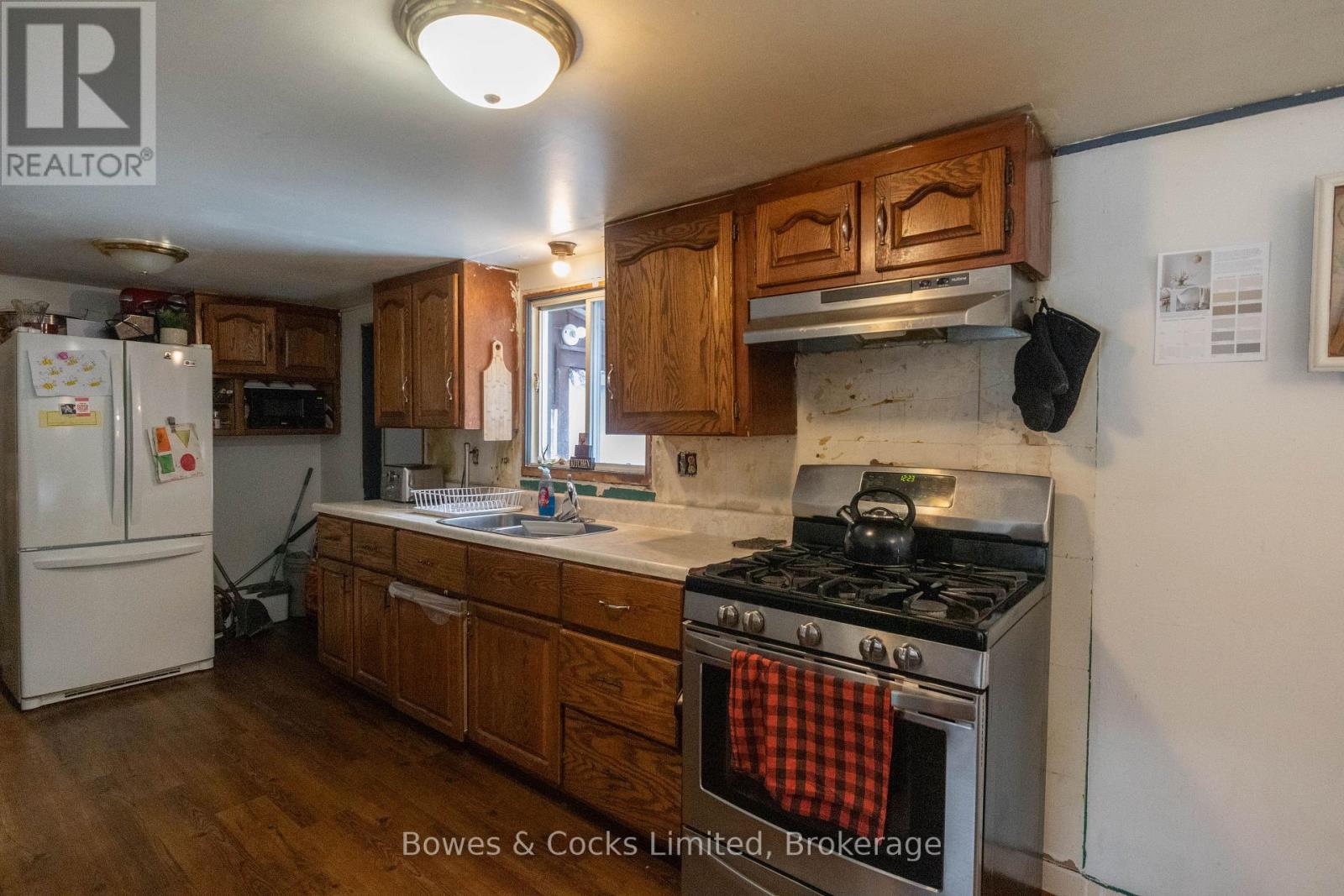 1046 DETLOR ROAD - 23