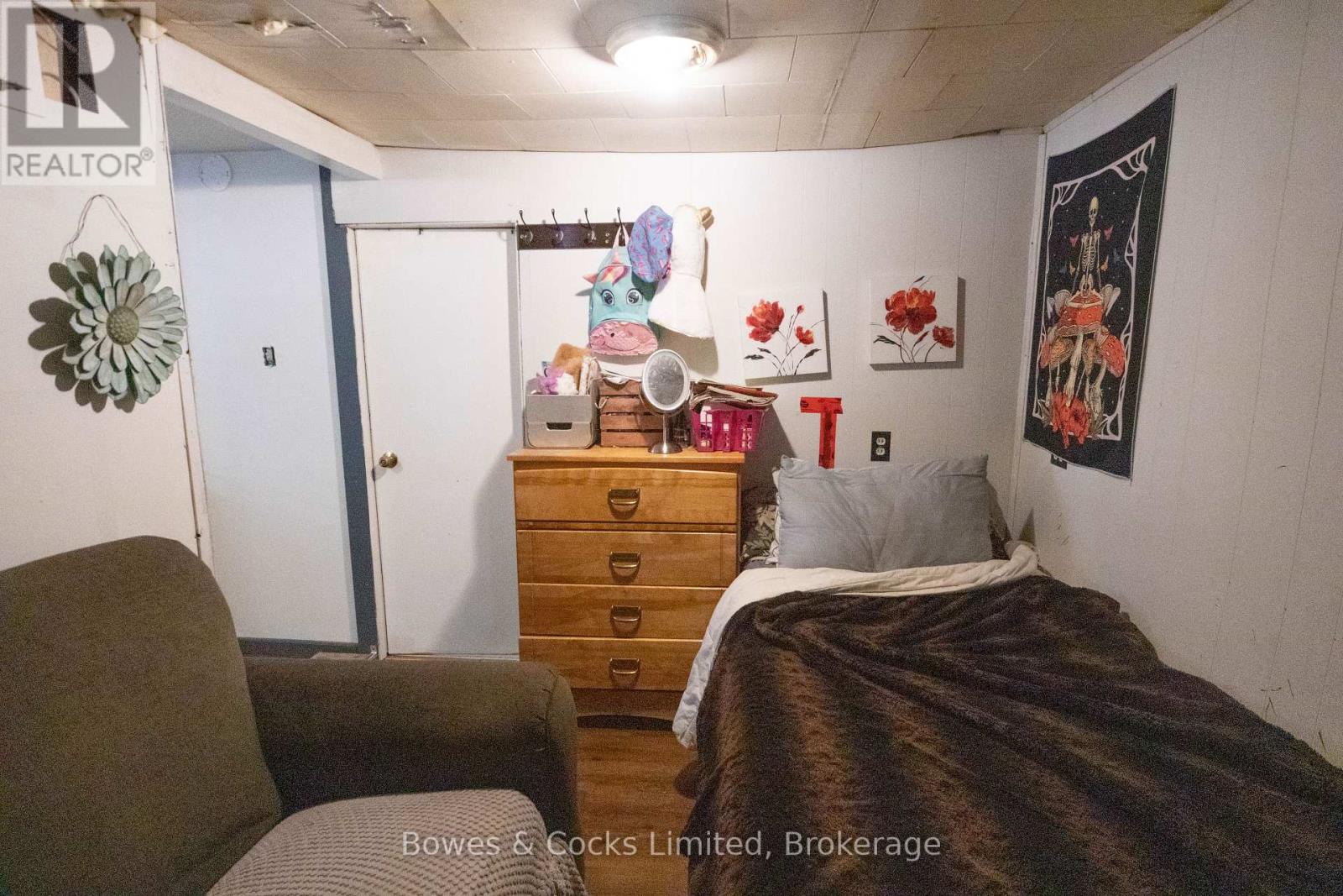 1046 DETLOR ROAD - 32