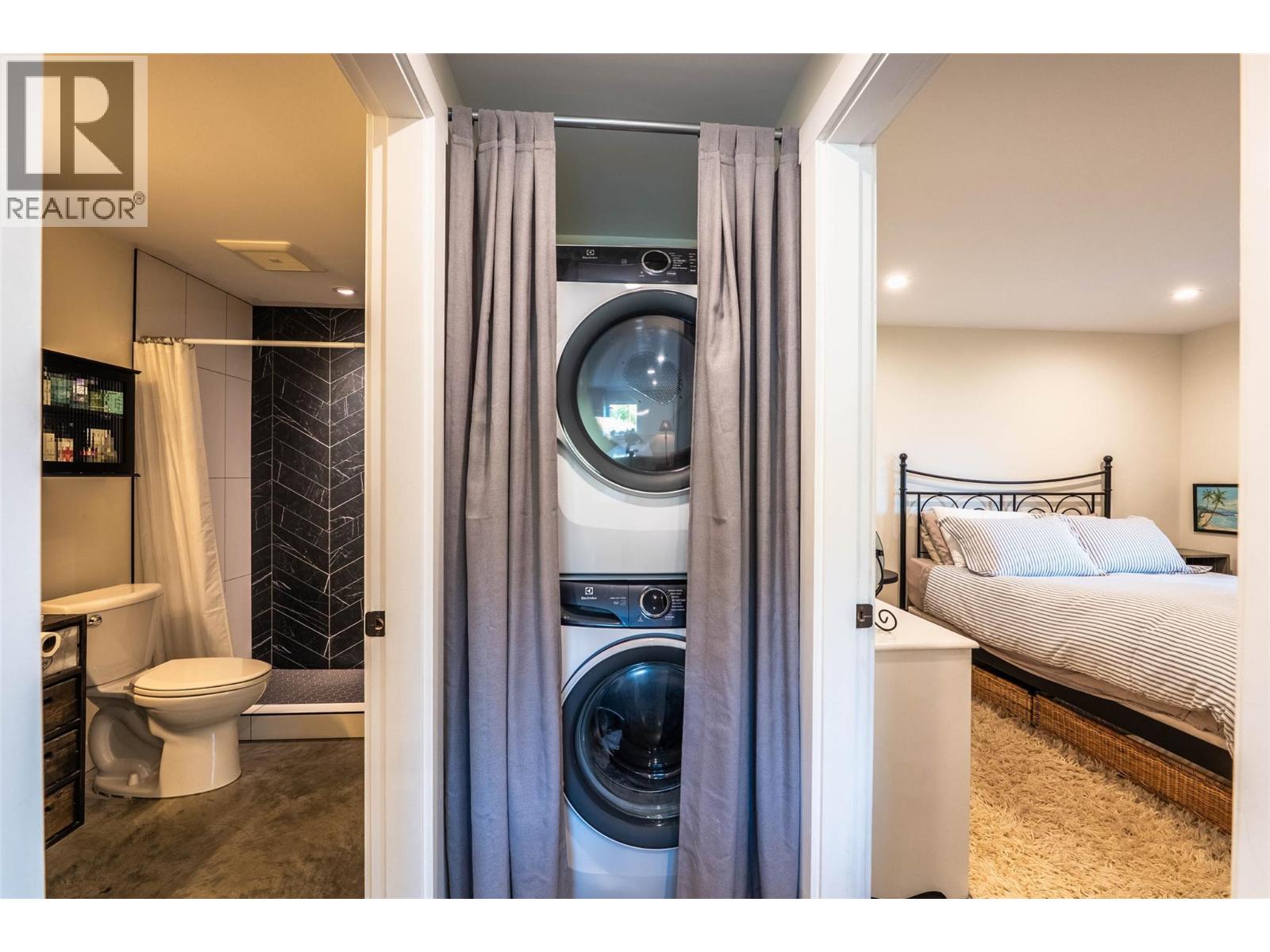 1409 ASH STREET - 66