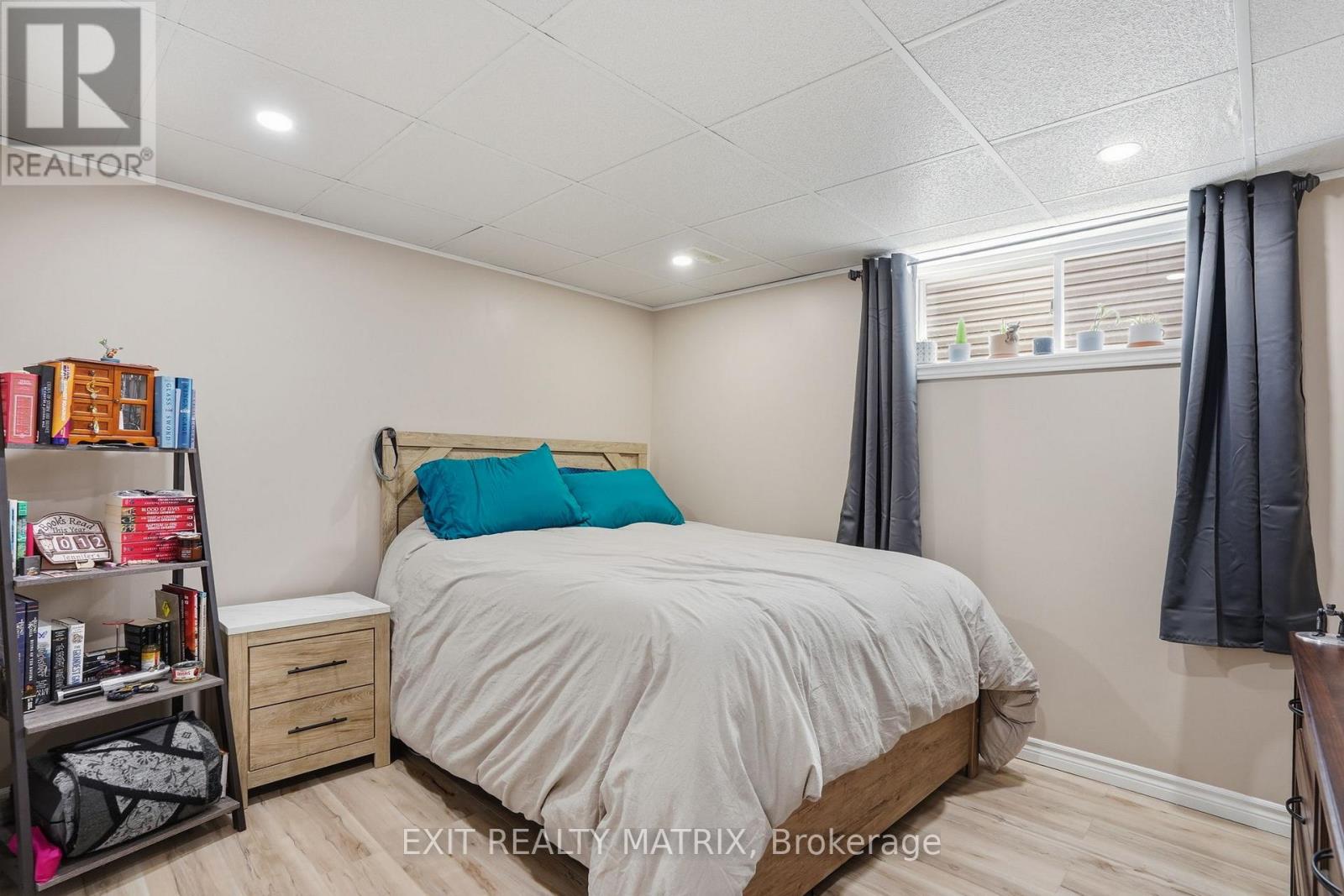 730 DES CHENES STREET - 22