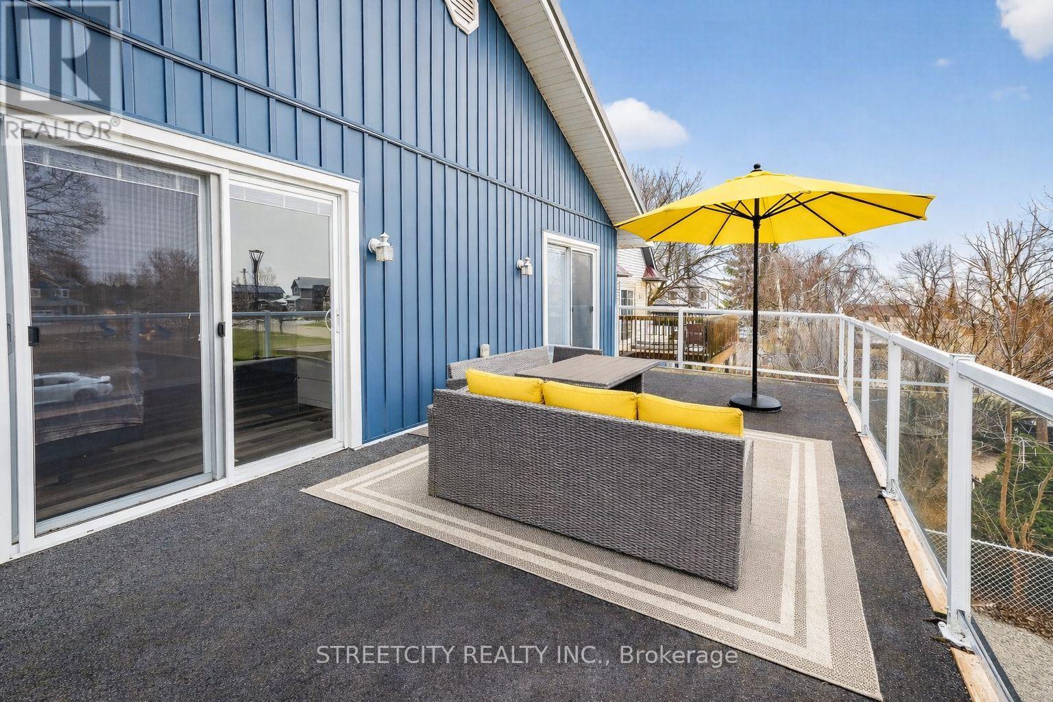 387 STANLEY PARK DRIVE Property Photo