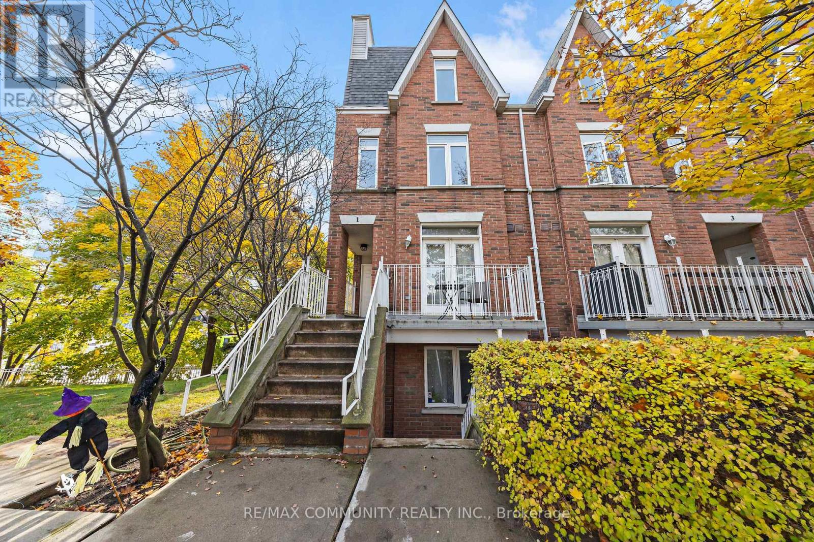 Listing photo of 101 - 1 SUDBURY STREET