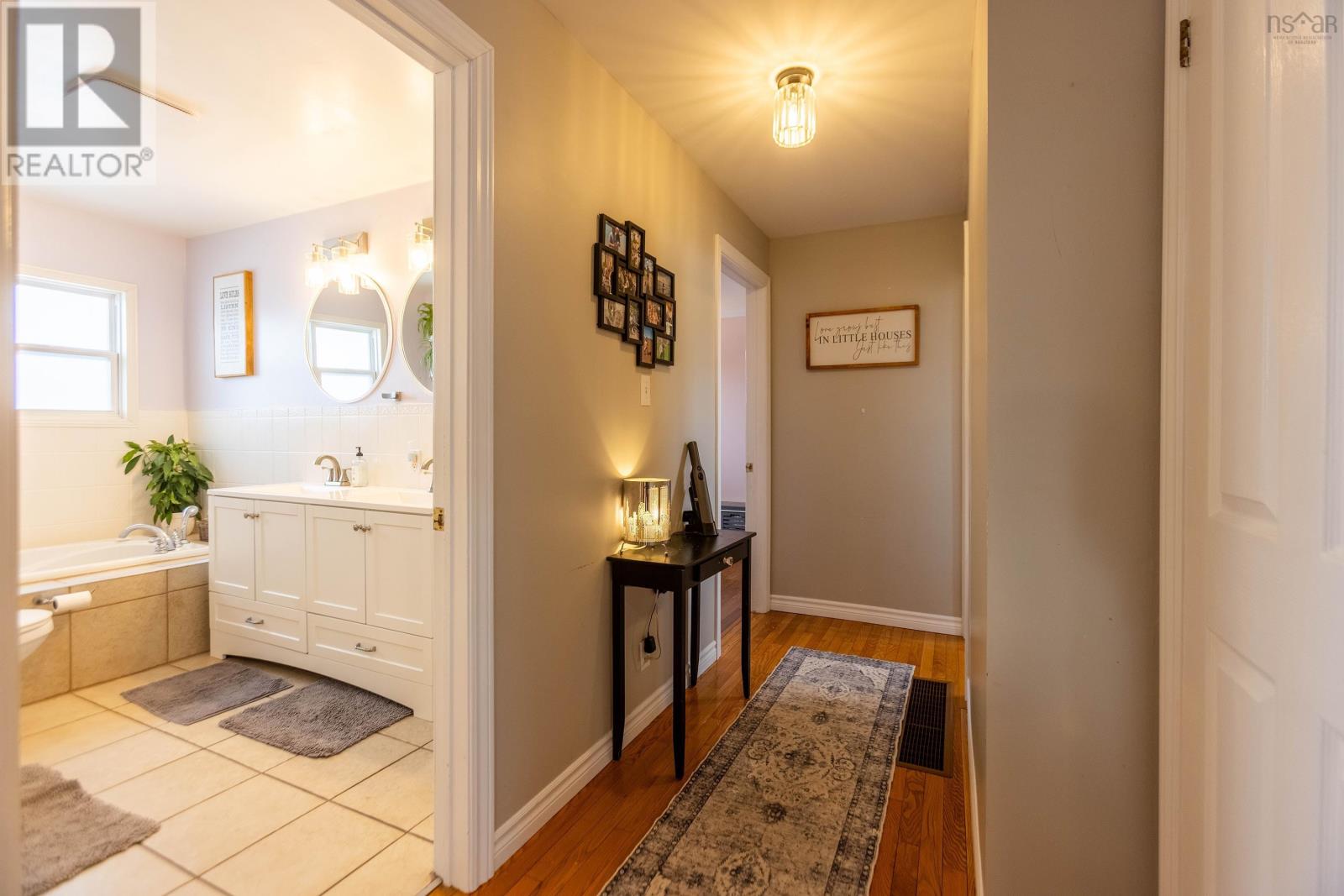 Property 24 of 49 of 3 Gilroy Street