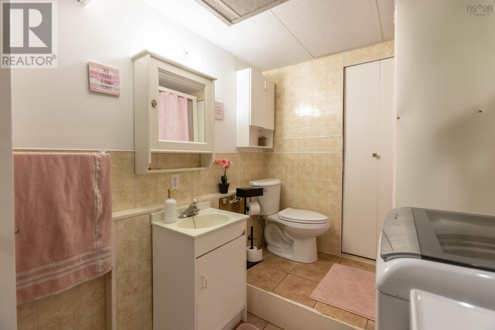 Property 38 of 49 of 3 Gilroy Street