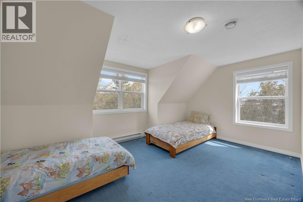 33 CHANDLER ROAD - 25