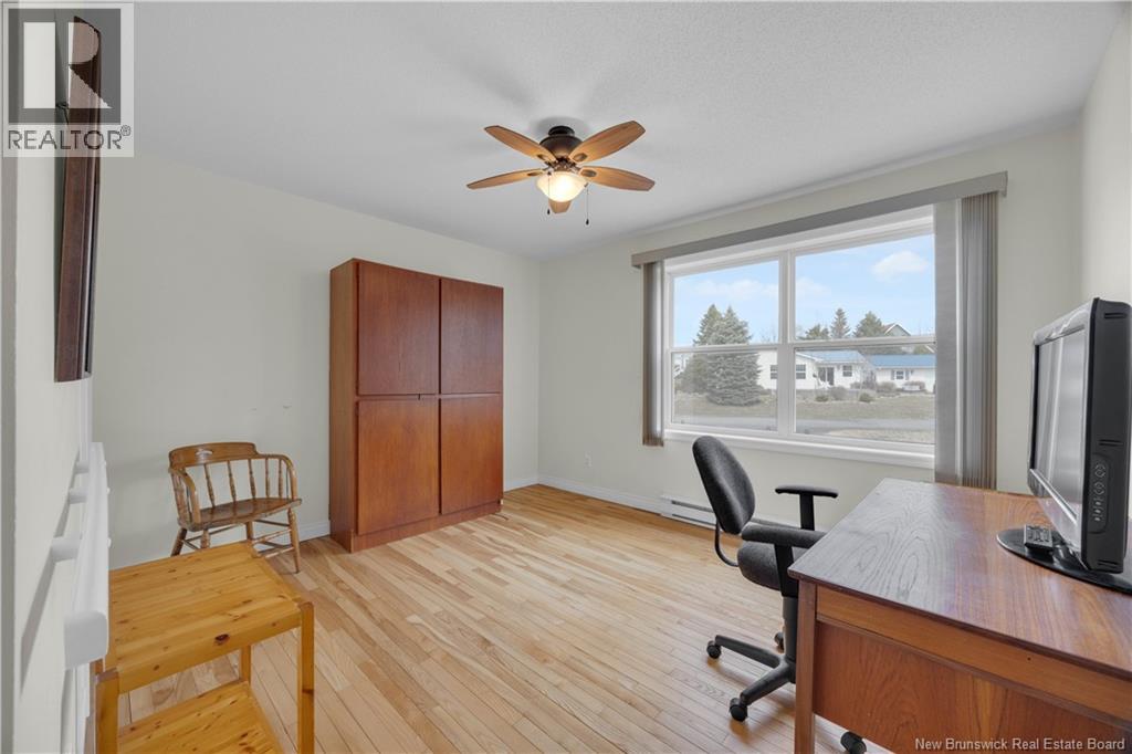 33 CHANDLER ROAD - 17