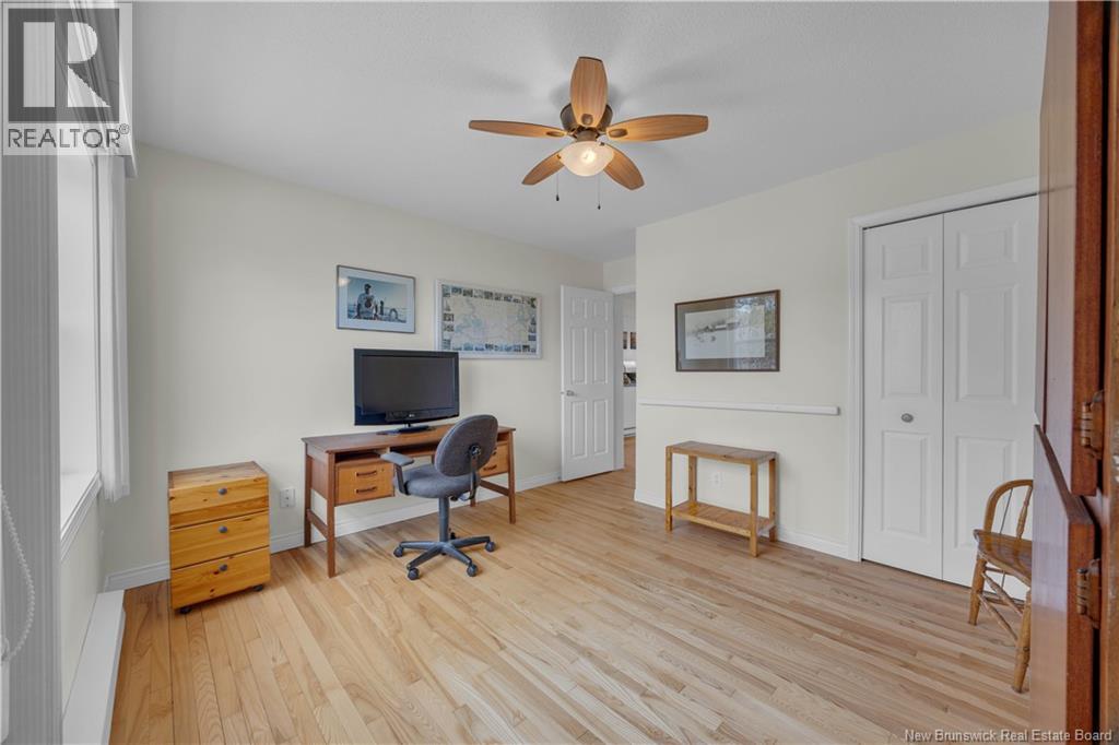 33 CHANDLER ROAD - 18