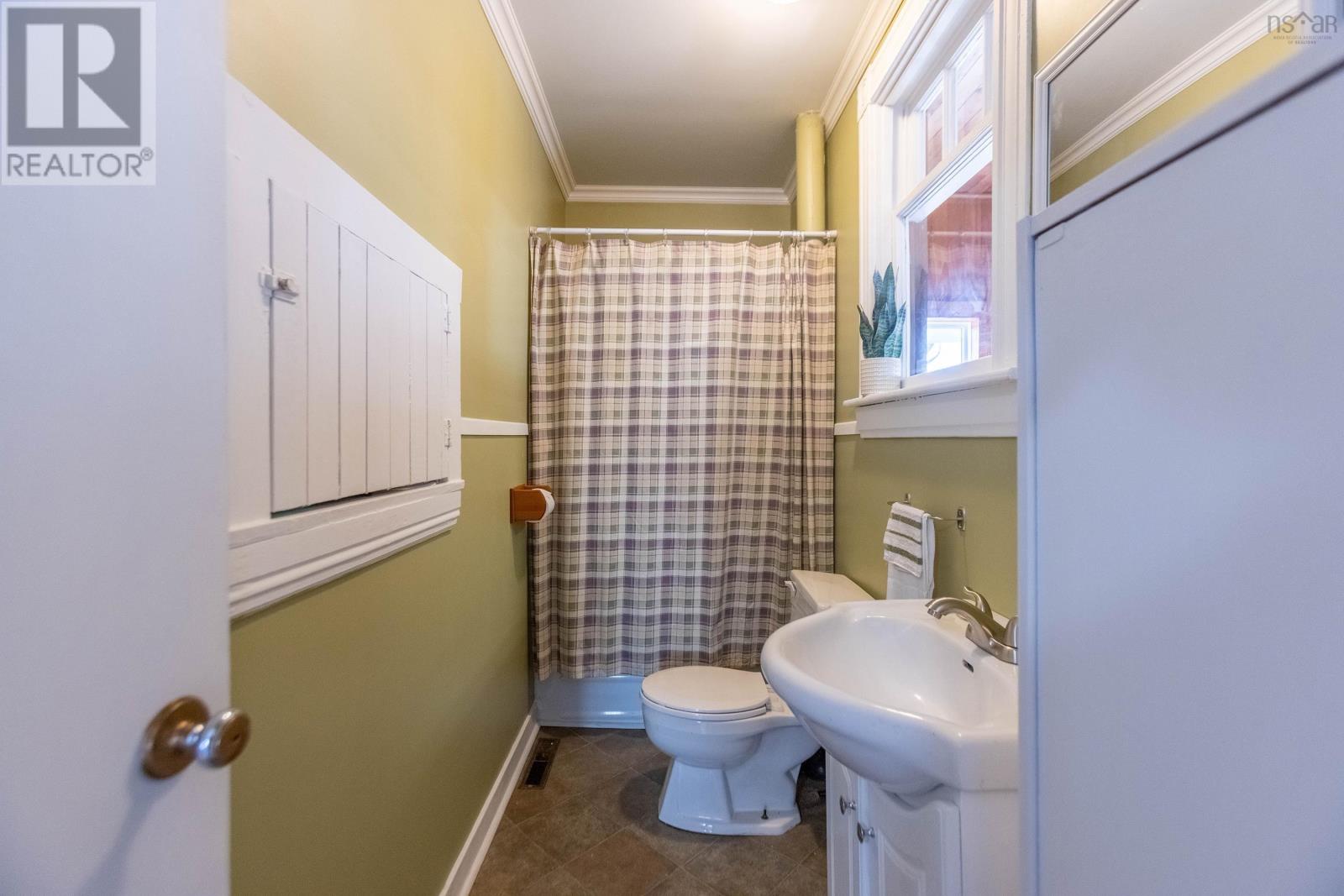 Property 21 of 38 of 103 Hickman Street