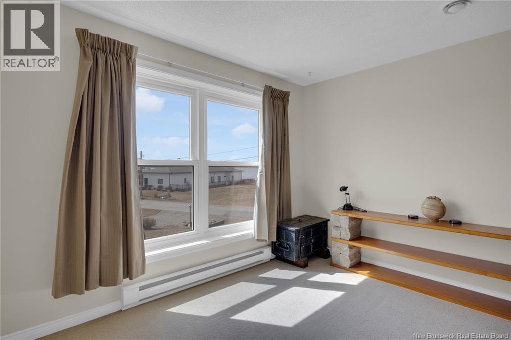 33 CHANDLER ROAD - 33