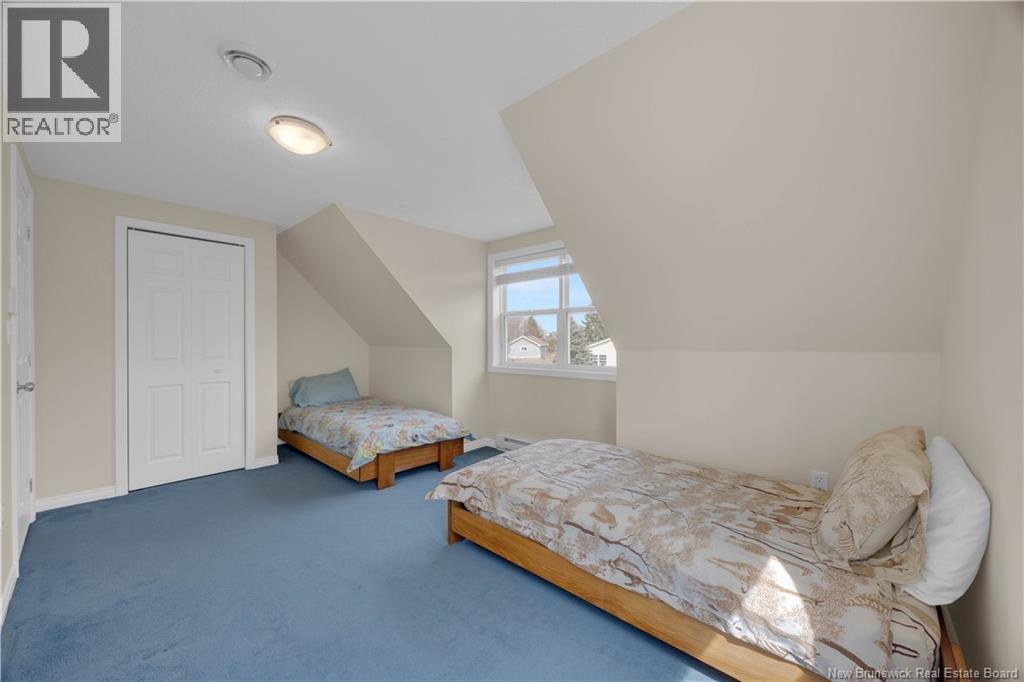 33 CHANDLER ROAD - 26