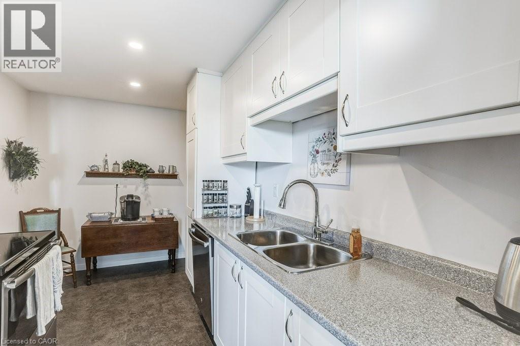 2055 UPPER MIDDLE Road Unit# 205, Burlington, Ontario, L7P3P4 — Photo 14