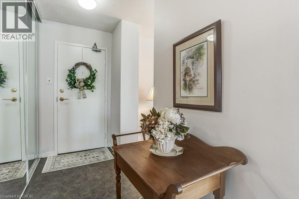 2055 UPPER MIDDLE Road Unit# 205, Burlington, Ontario, L7P3P4 — Photo 5