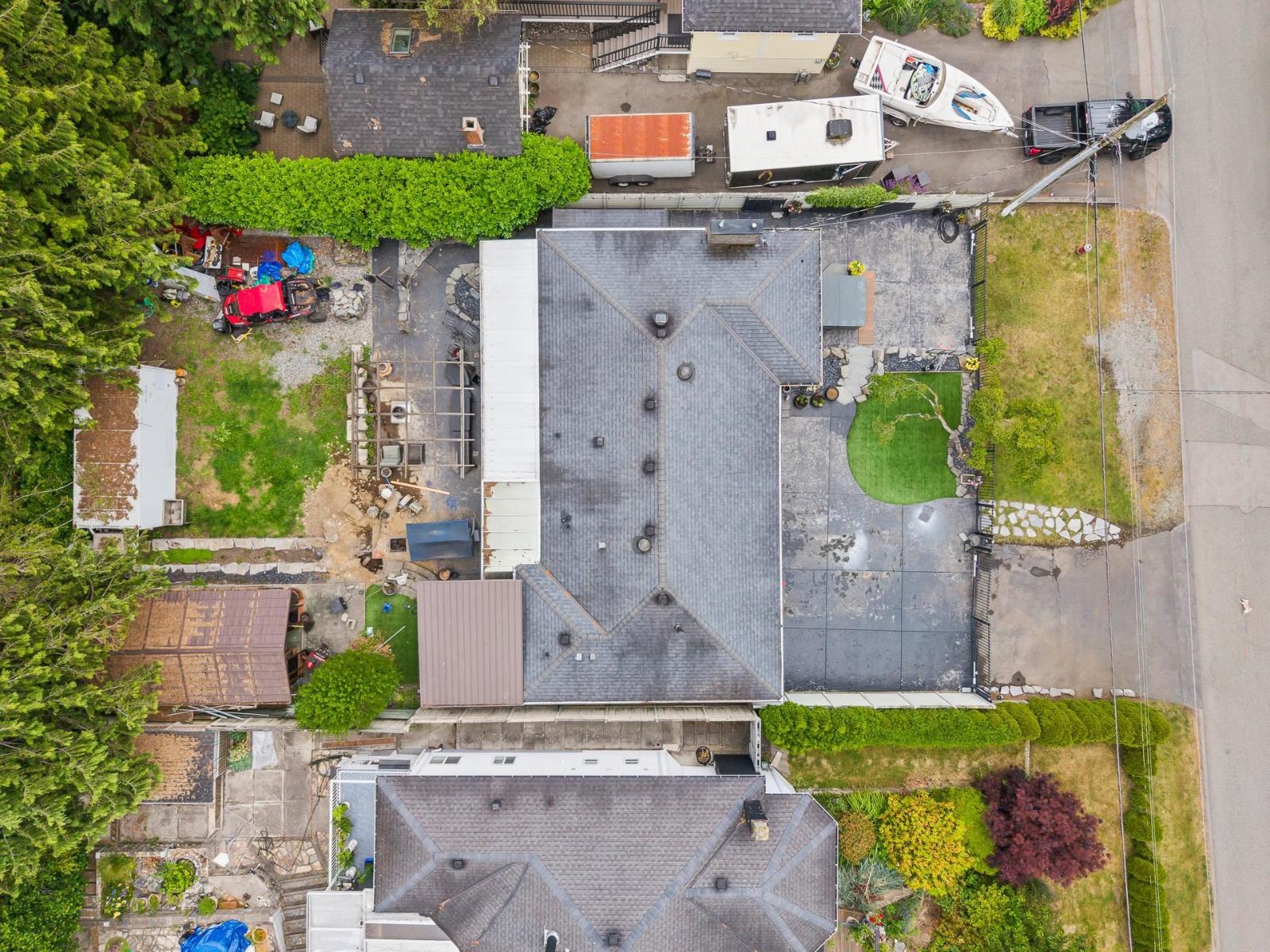 1360 EVERALL STREET, White Rock