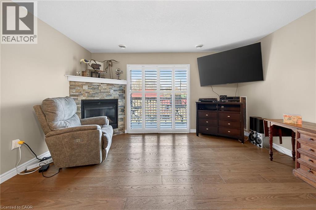 #205 12 ST ANDREW Street - 20