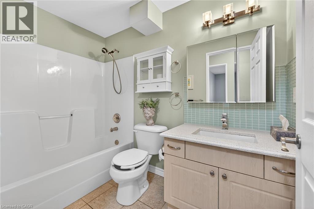 #205 12 ST ANDREW Street - 28