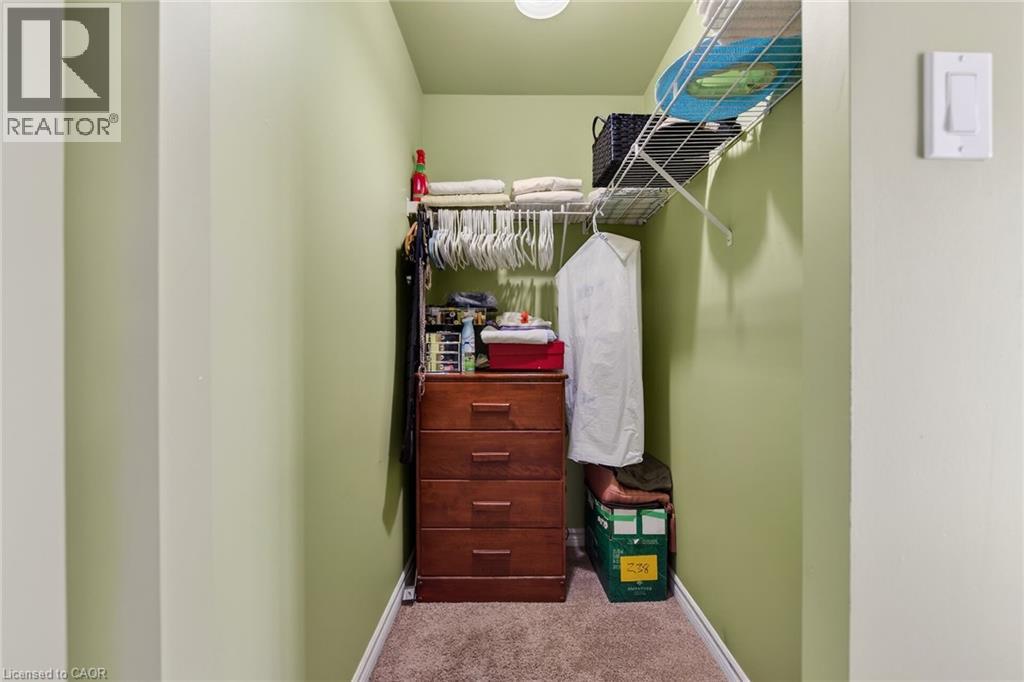 #205 12 ST ANDREW Street - 33