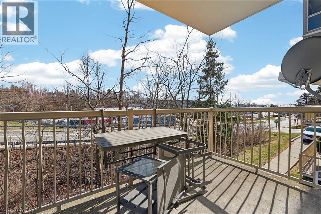 #205 12 ST ANDREW Street - 21