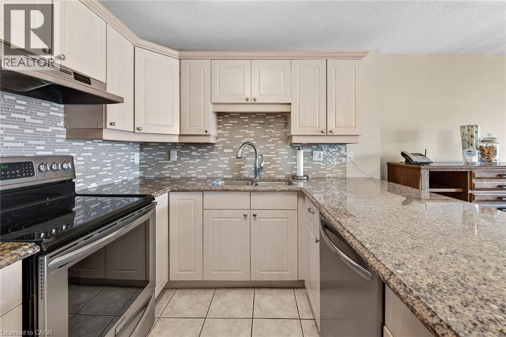 #205 12 ST ANDREW Street - 12