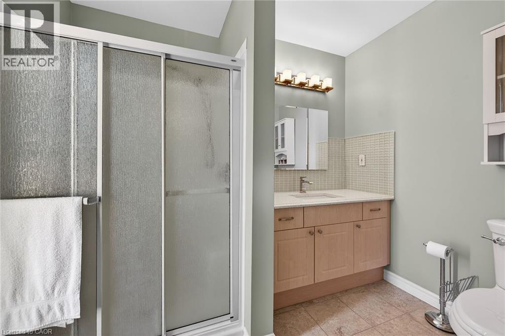 #205 12 ST ANDREW Street - 32