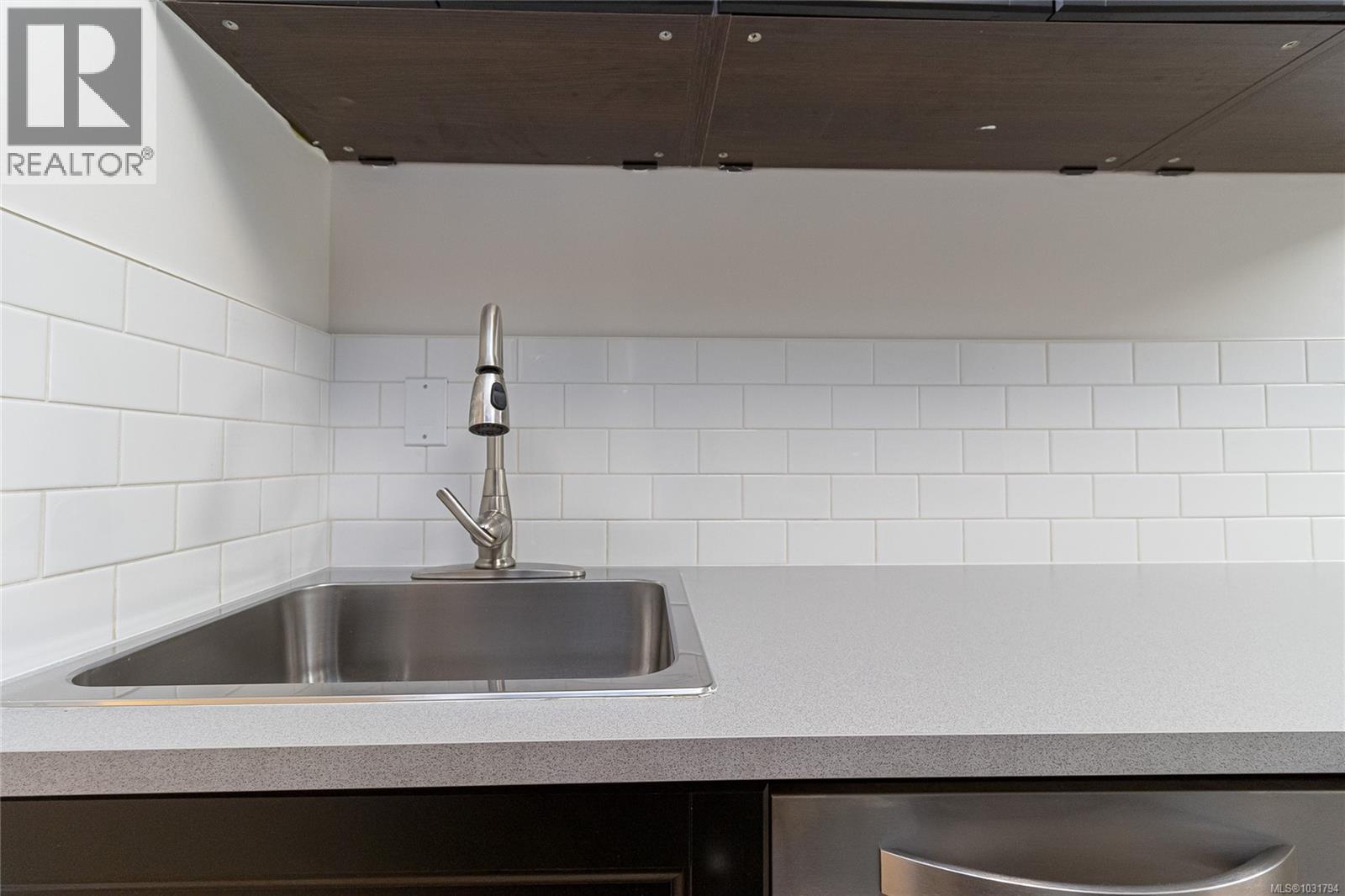 #132 964 HEYWOOD AVE - 10