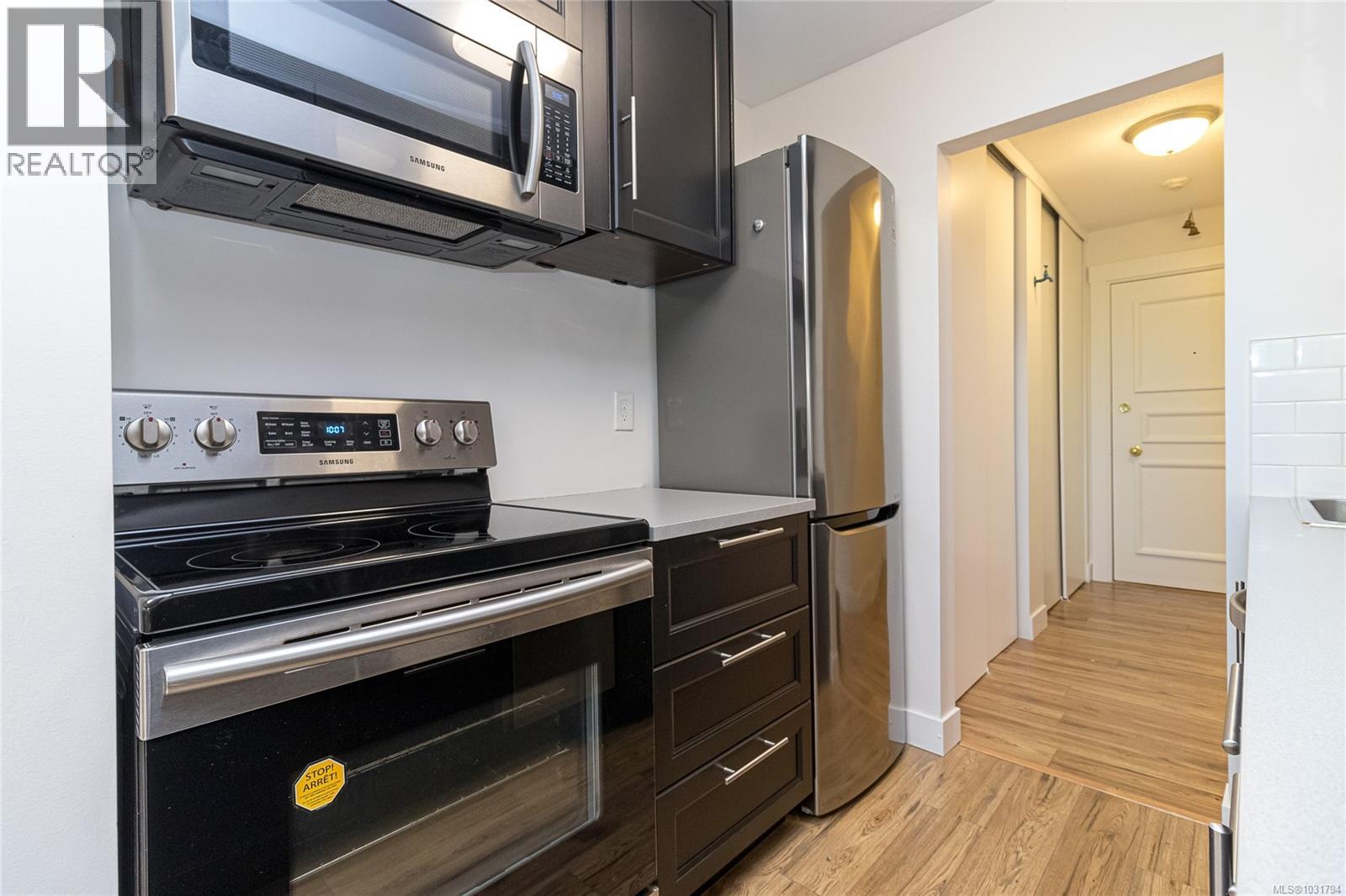 #132 964 HEYWOOD AVE - 15