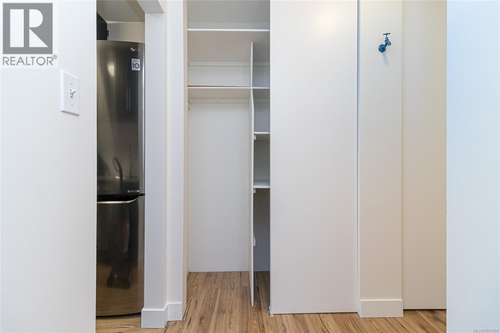 #132 964 HEYWOOD AVE - 18