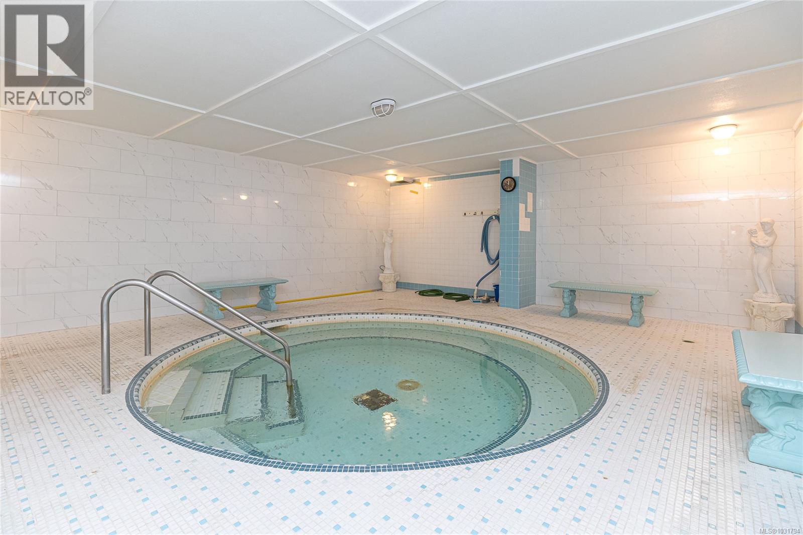 #132 964 HEYWOOD AVE - 25