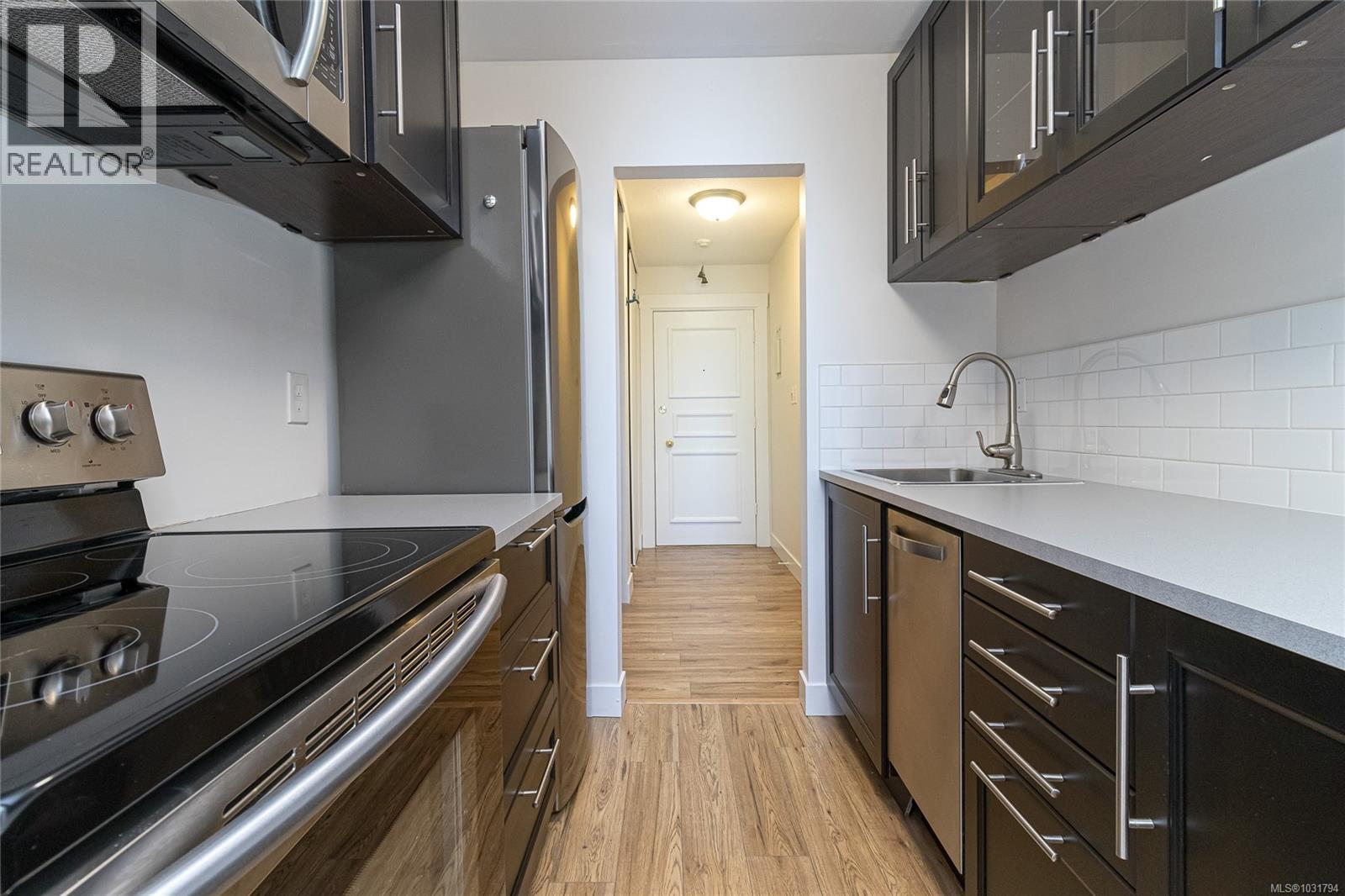 #132 964 HEYWOOD AVE - 9