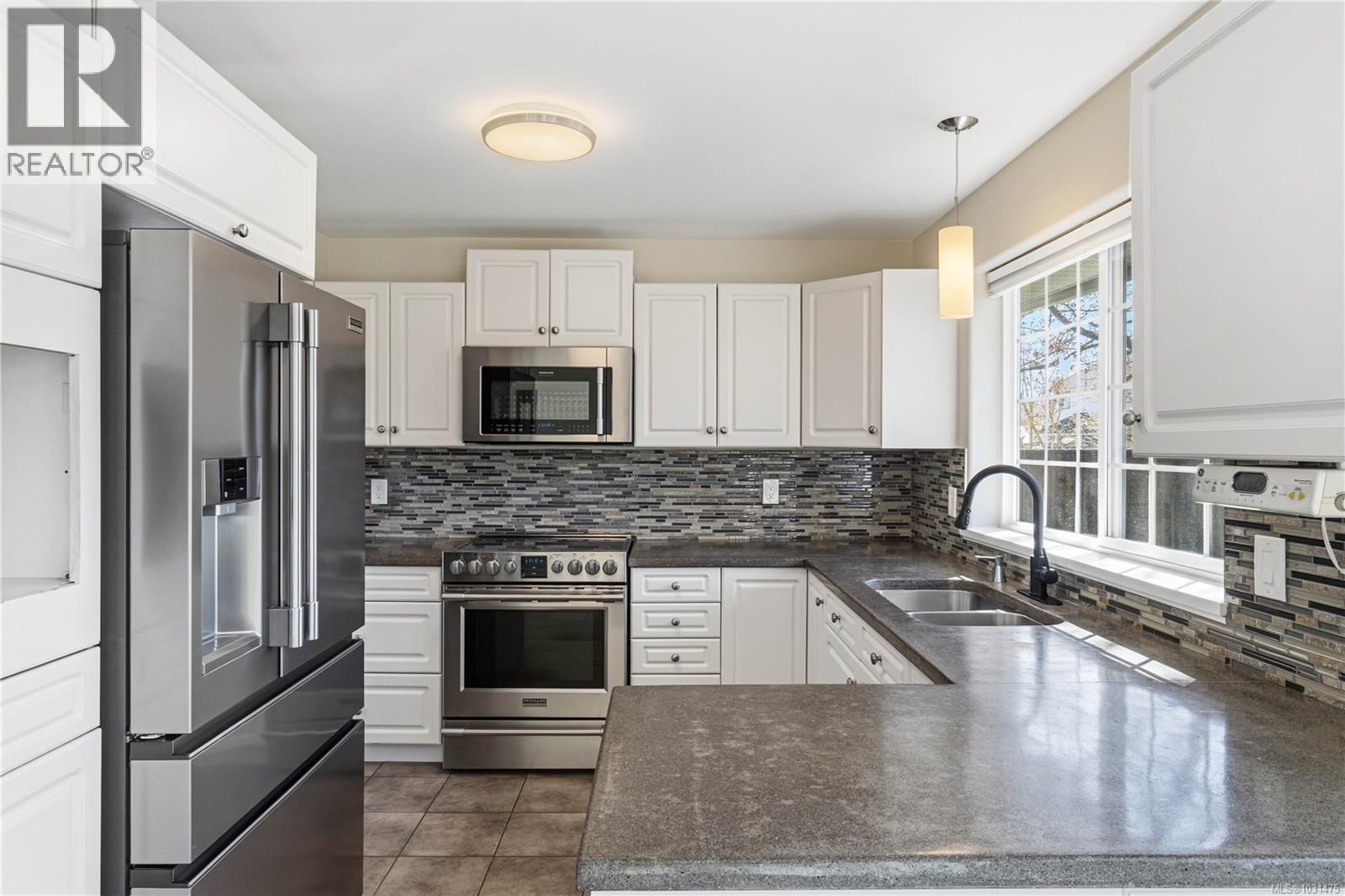 716 ERMINESKIN AVE - Image 3