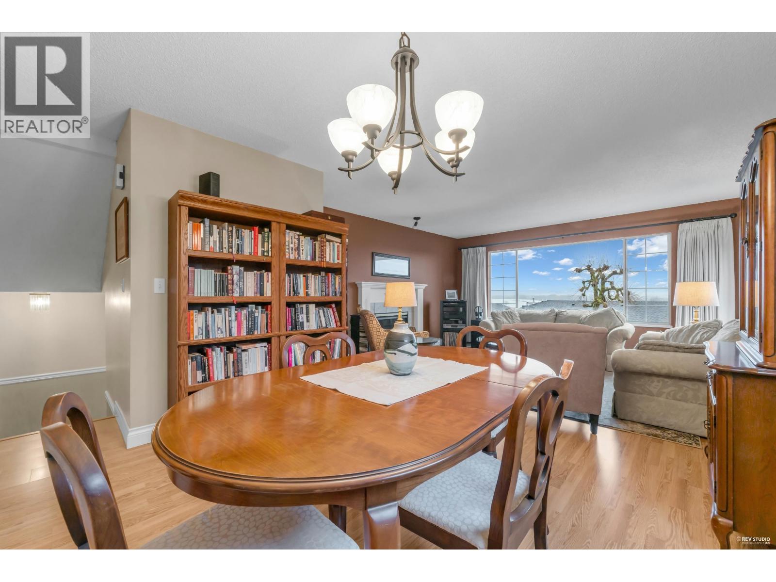 205 1140 CASTLE CRESCENT, Port Coquitlam