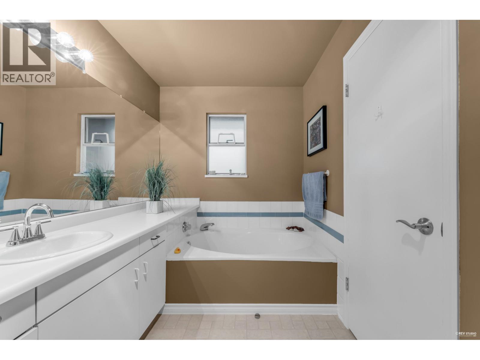 205 1140 CASTLE CRESCENT, Port Coquitlam