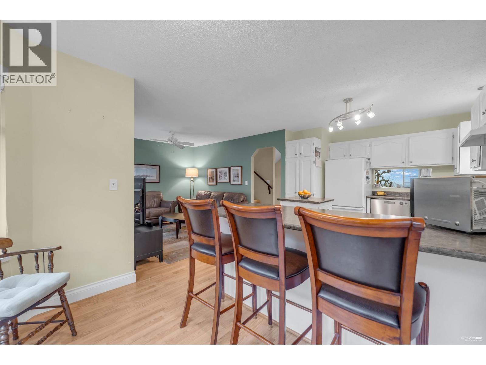 205 1140 CASTLE CRESCENT, Port Coquitlam