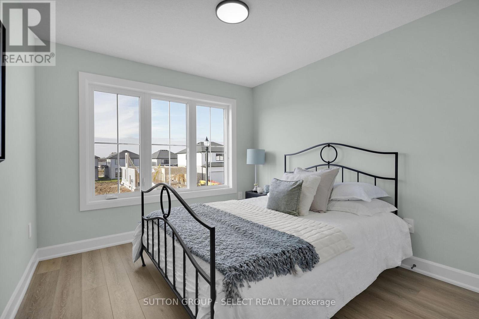 1 BANCROFT ROAD - 32