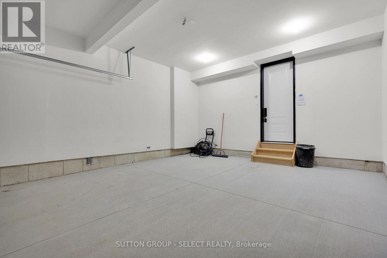 1 BANCROFT ROAD - 43
