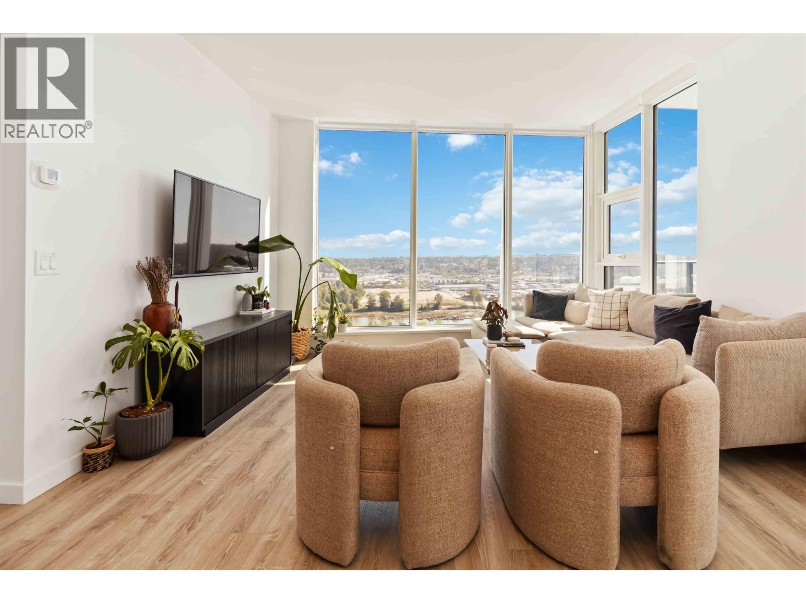 2508 680 QUAYSIDE DRIVE