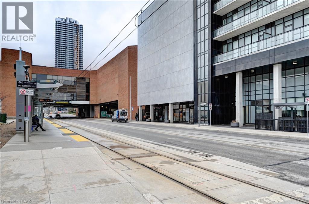 #801 60 CHARLES STREET W - 37