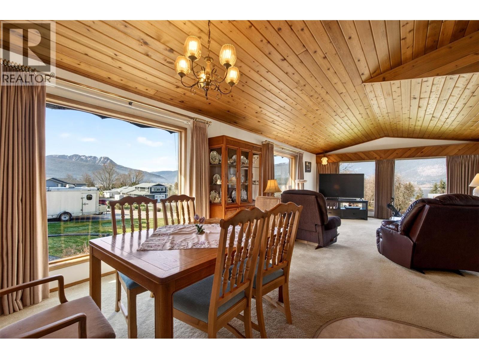 4860 14 STREET NE - 5