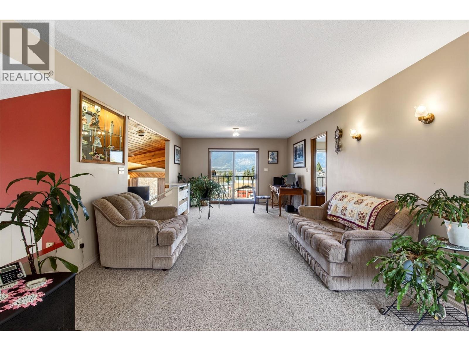 4860 14 Street NE - 19