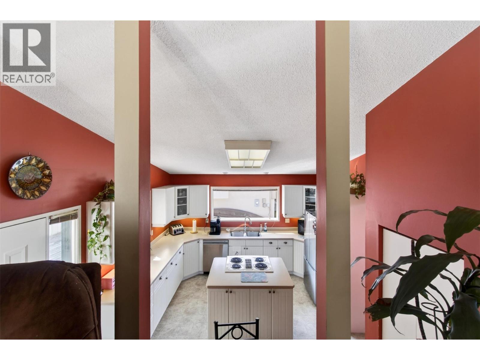 4860 14 Street NE - 20