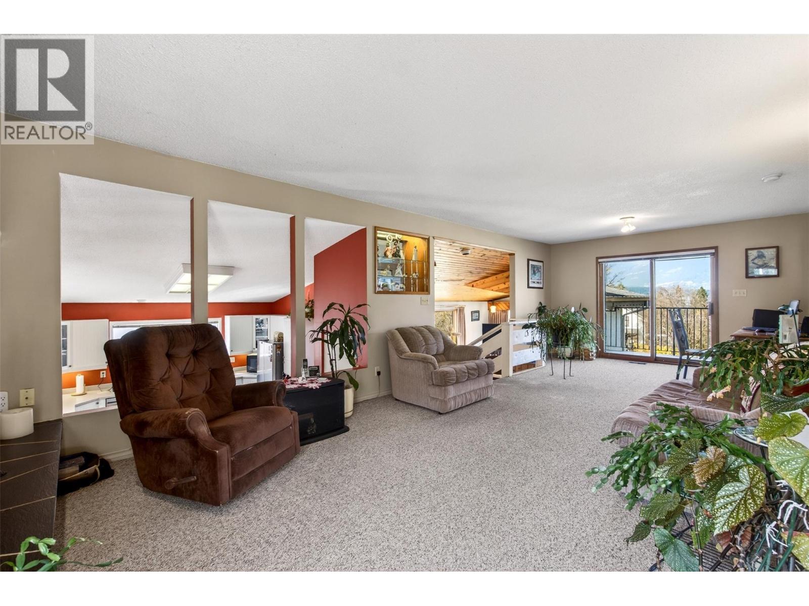 4860 14 Street NE - 15