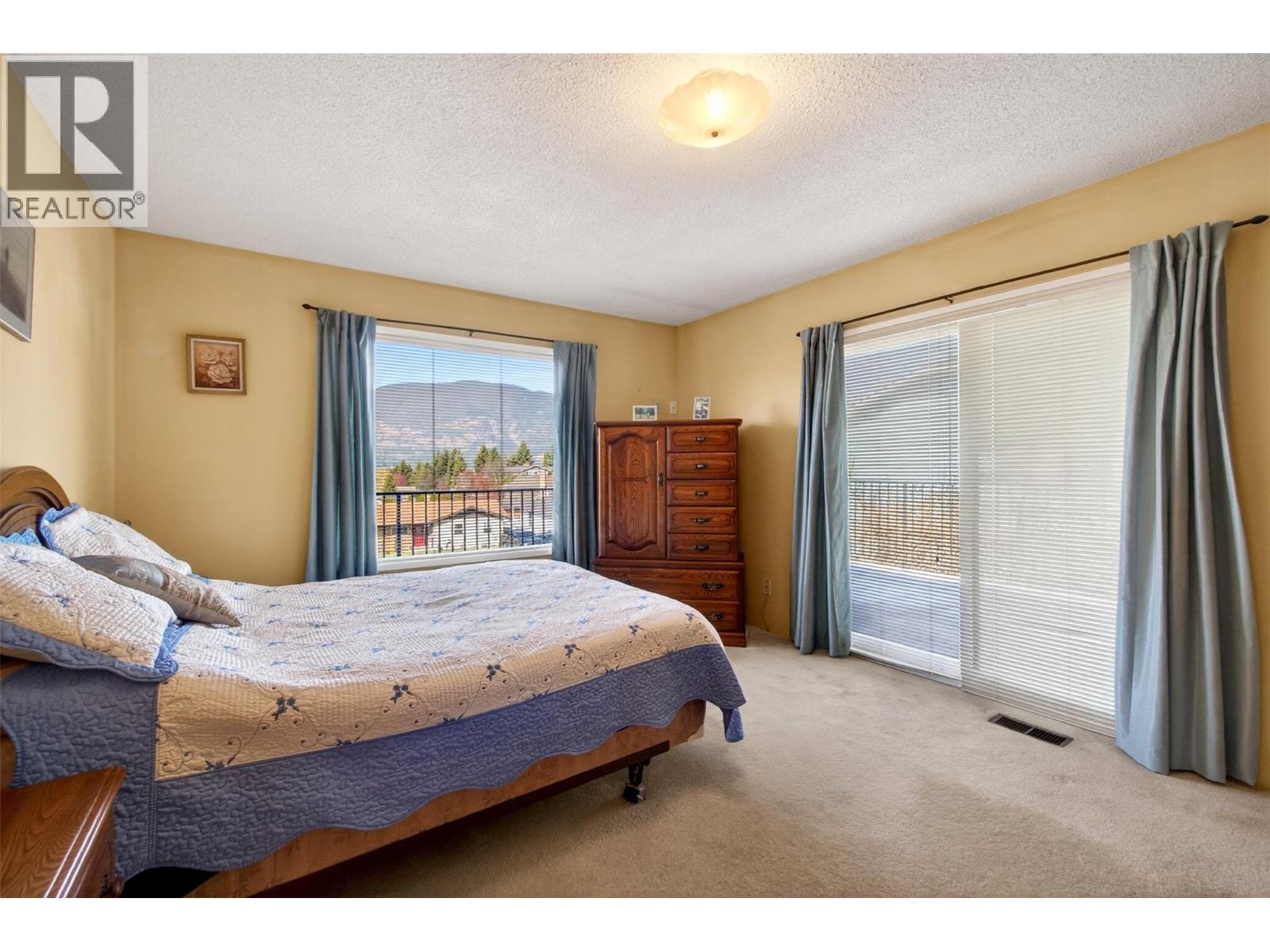 4860 14 Street NE - 22