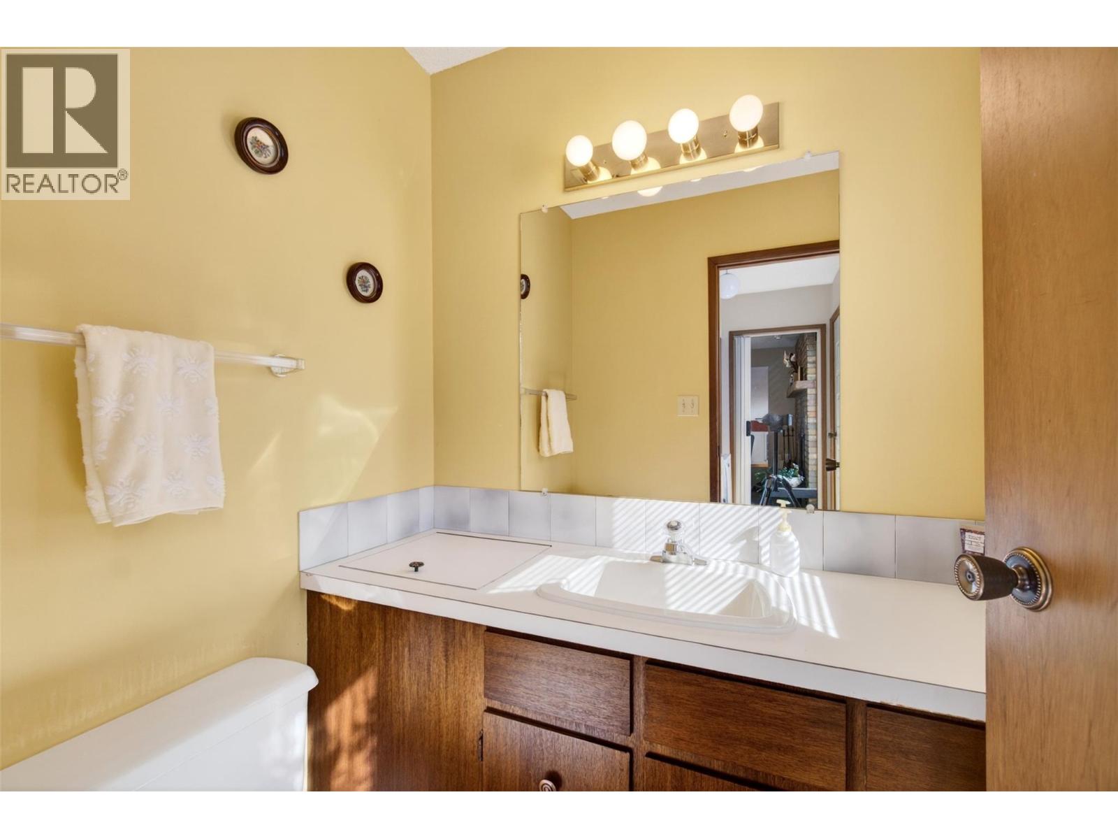 4860 14 Street NE - 30
