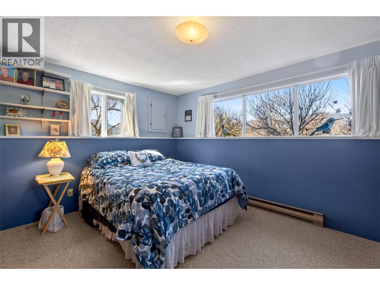 4860 14 Street NE - 32
