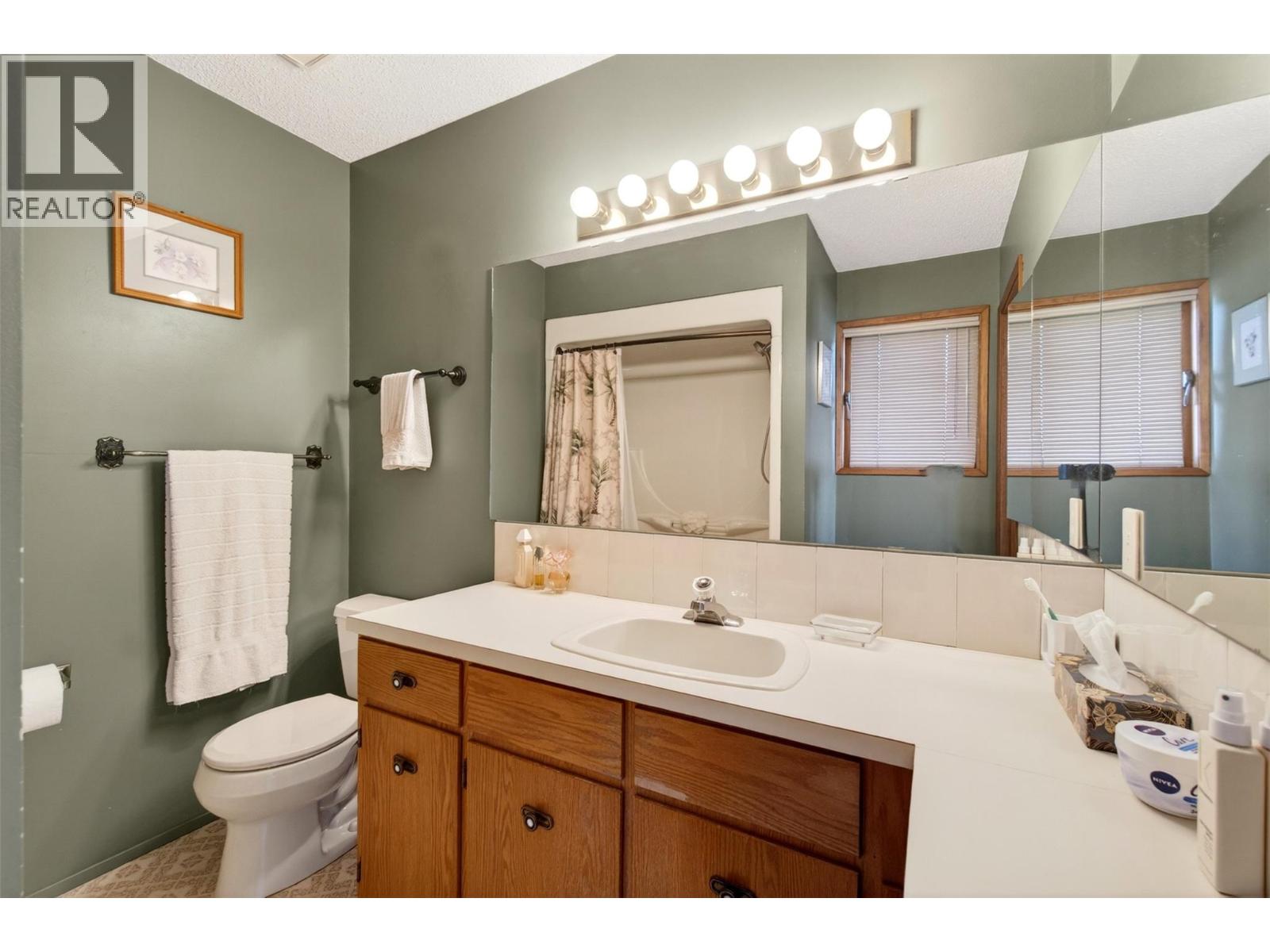 4860 14 Street NE - 26