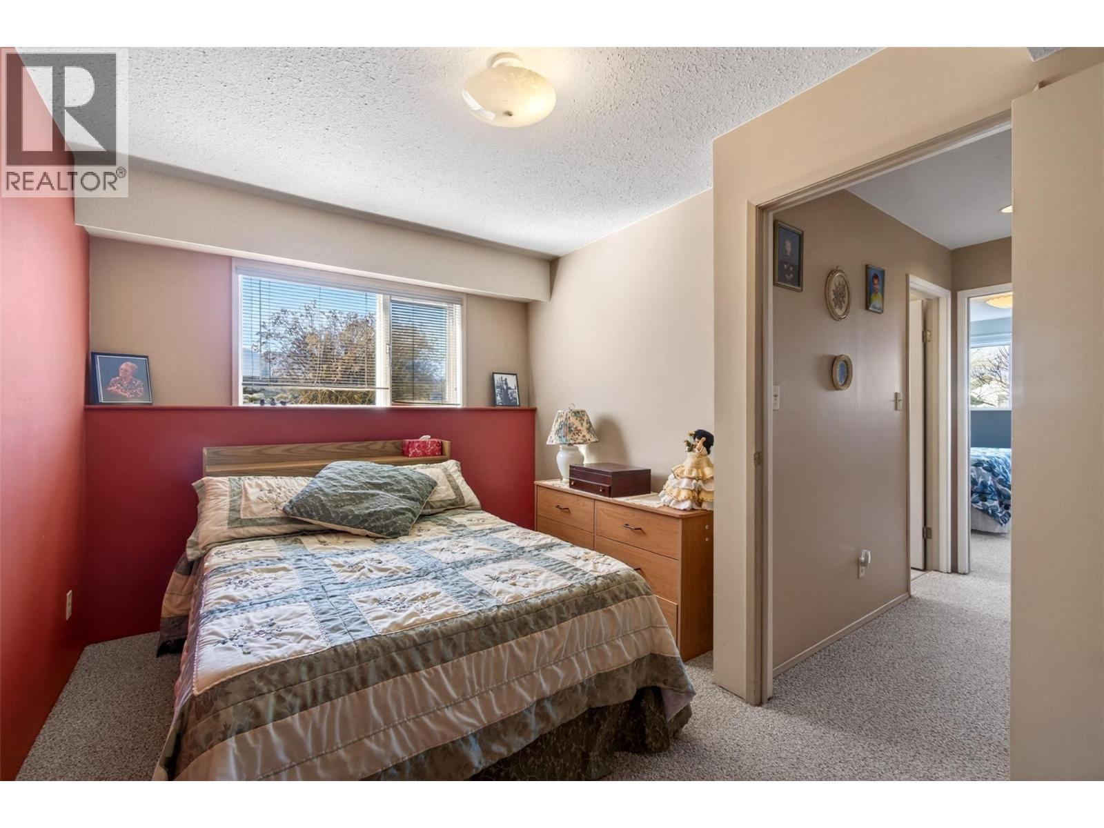 4860 14 Street NE - 33