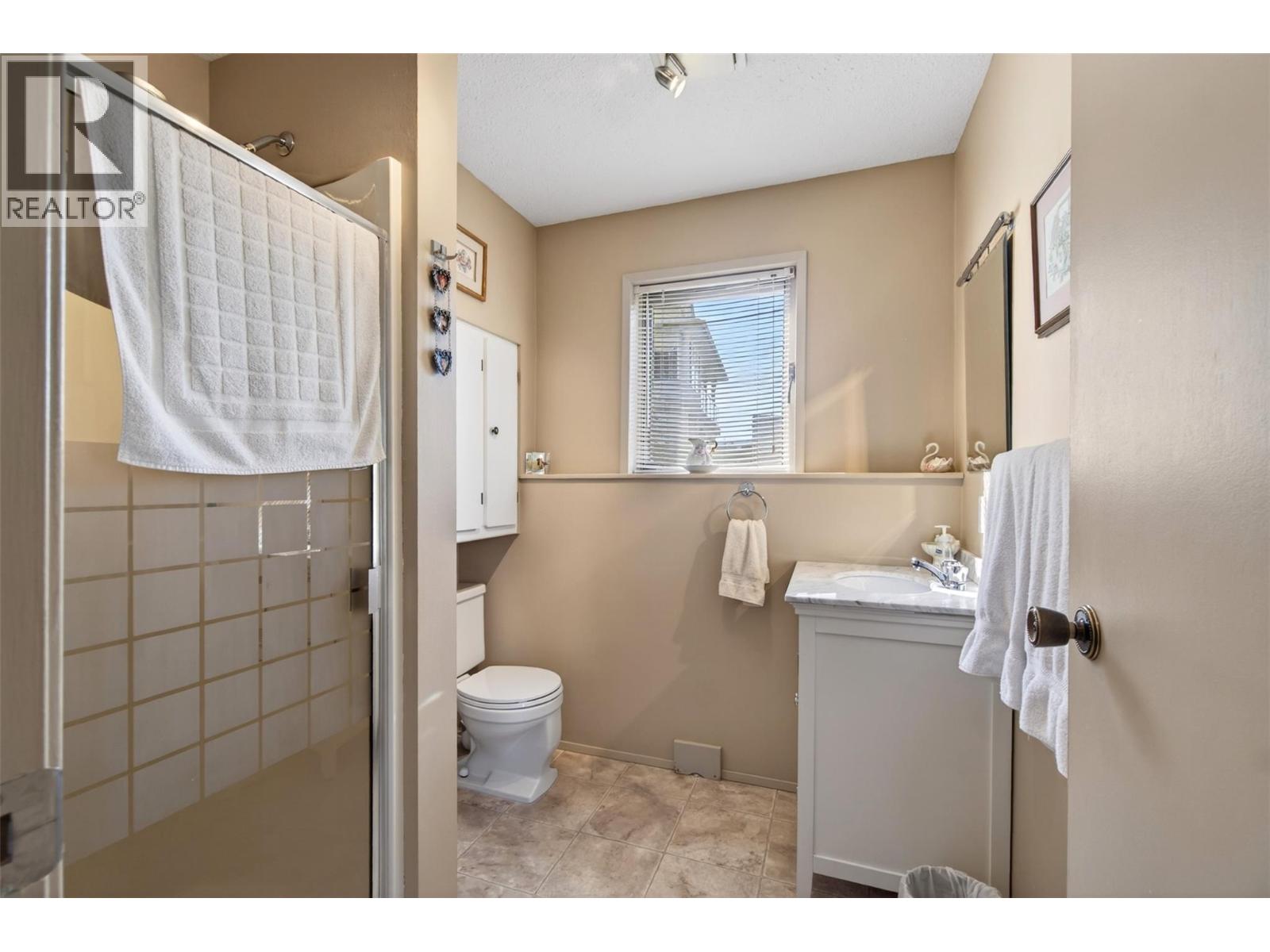 4860 14 Street NE - 34