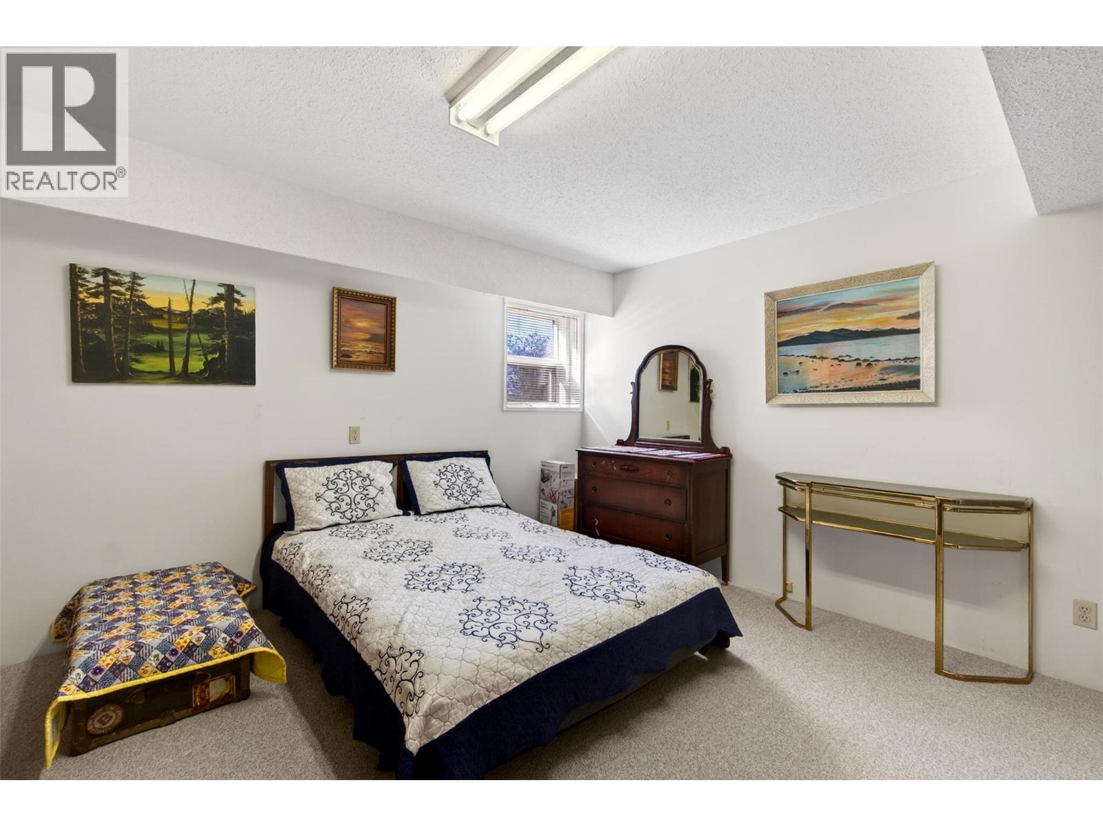 4860 14 Street NE - 35