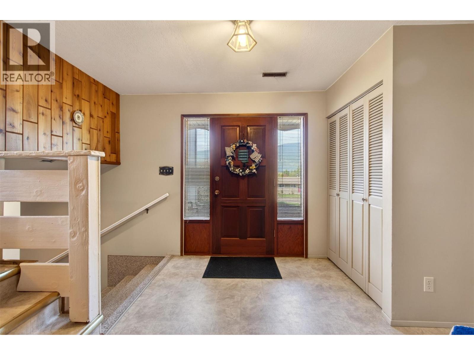 4860 14 Street NE - 37