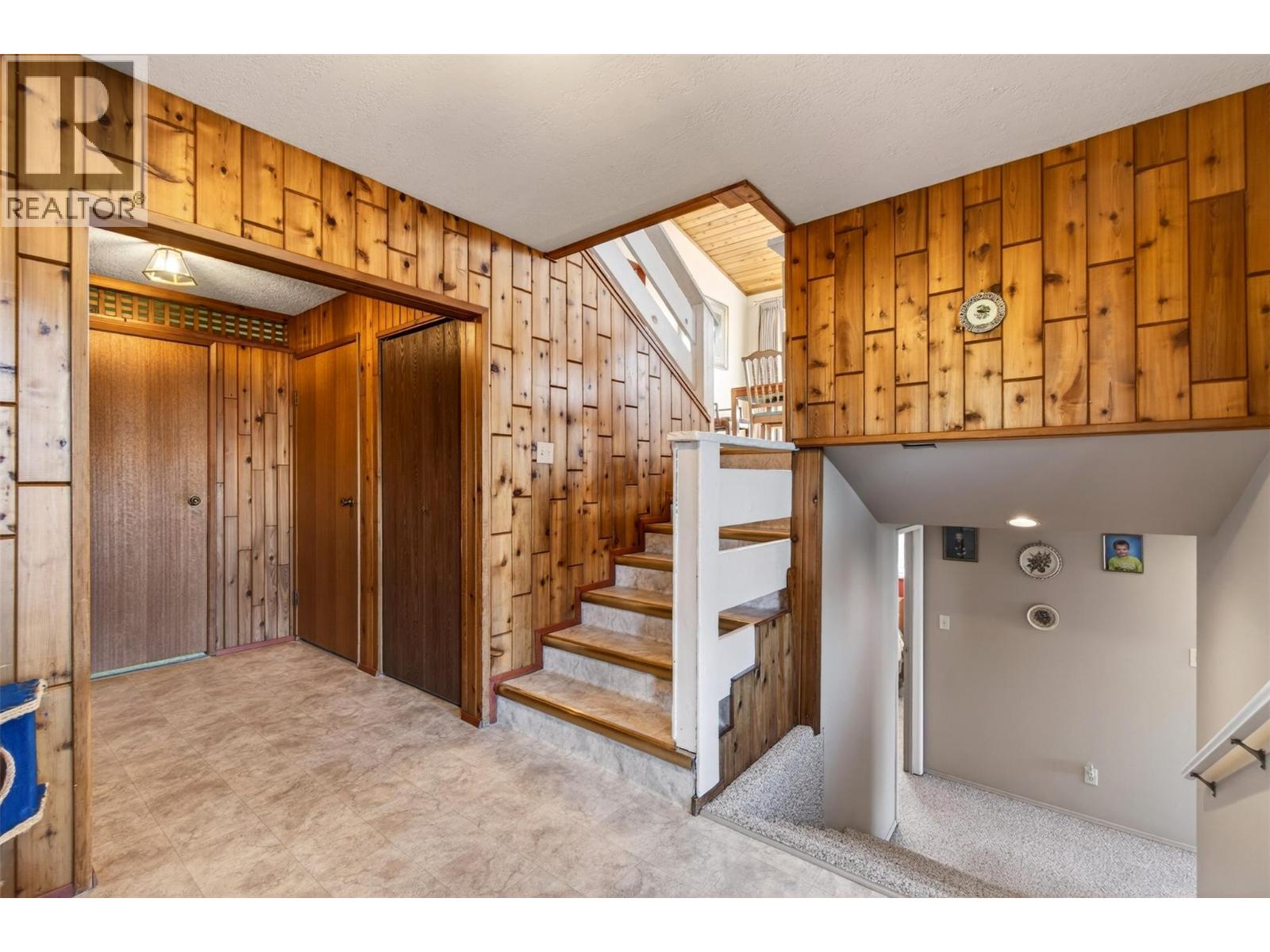 4860 14 Street NE - 38